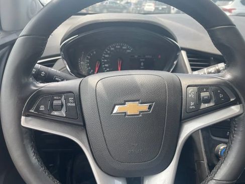 Used 2019 Chevrolet Trax LT w/ LT Convenience Package AWD/4WD image 14