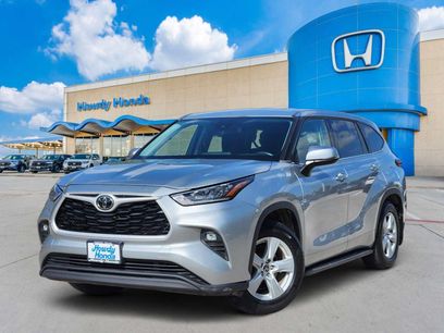 Used 2021 Toyota Highlander LE