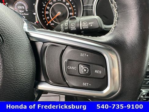 Used 2020 Jeep Wrangler Unlimited Sahara image 28