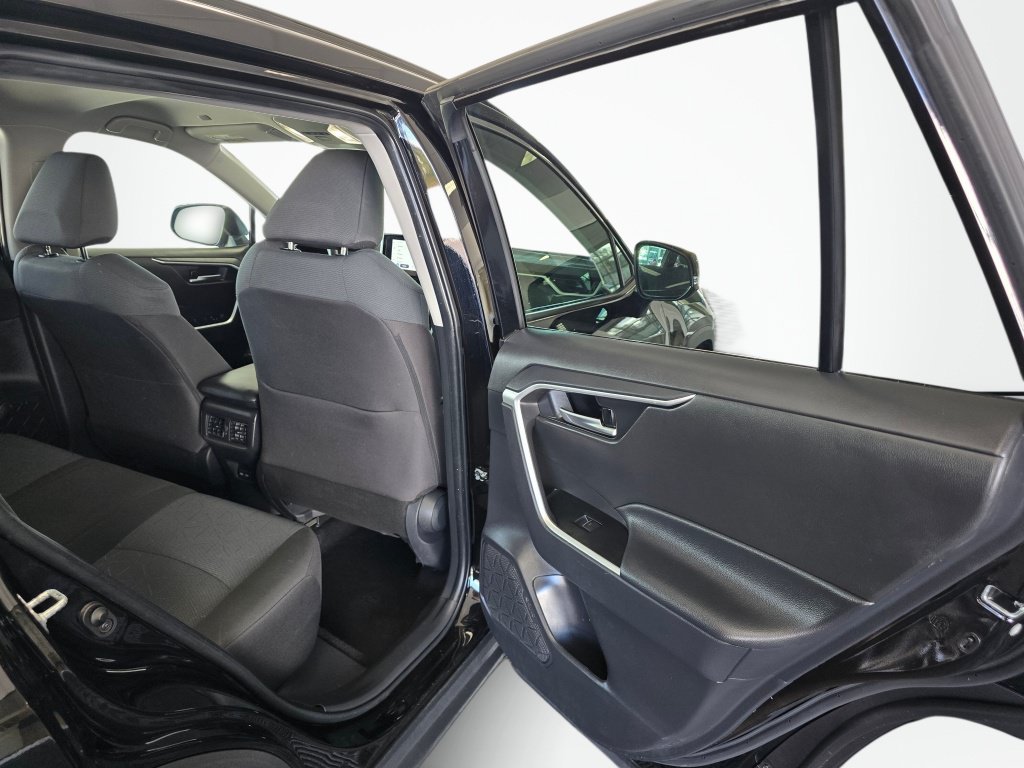 Certified 2025 Toyota RAV4 XLE FWD image 36