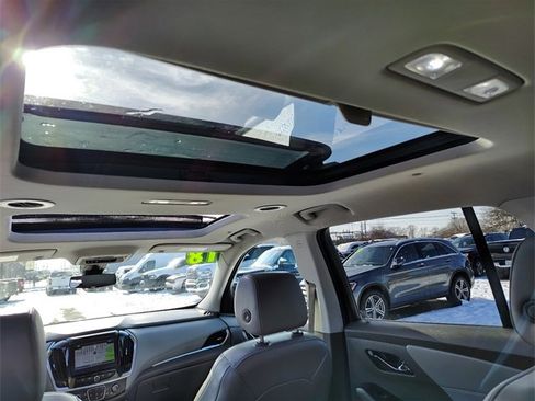 Used 2018 Chevrolet Traverse LT image 33