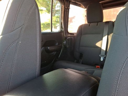 Used 2020 Jeep Wrangler Unlimited Sport image 18