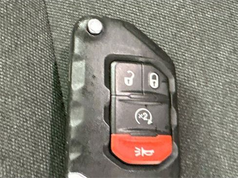 Used 2024 Jeep Wrangler Unlimited Sahara image 16