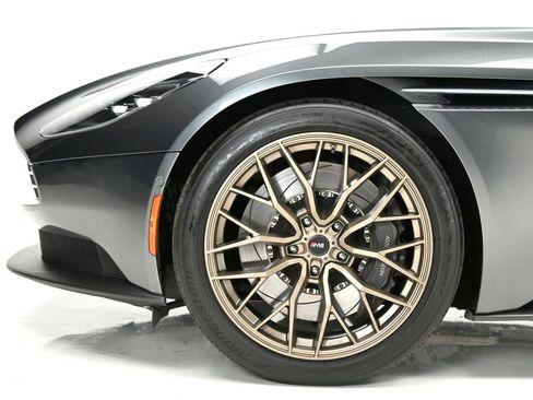 Used 2019 Aston Martin DB11 Coupe RWD image 28