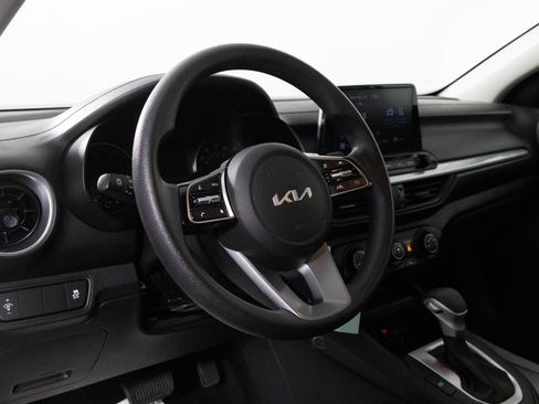 Used 2024 Kia Forte LXS image 4