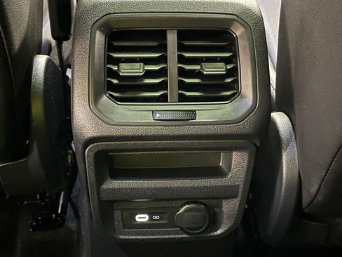 Used 2023 Volkswagen Tiguan SE R-Line image 23