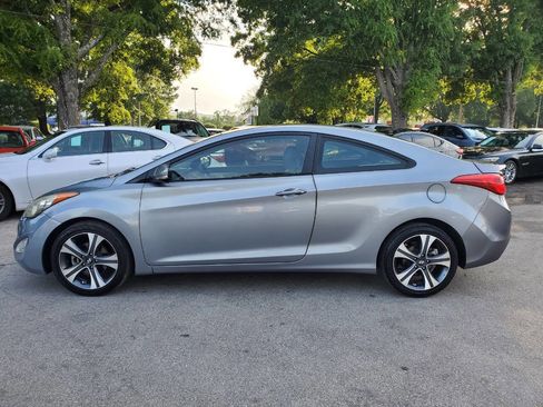 Used 2013 Hyundai Elantra SE FWD image 4