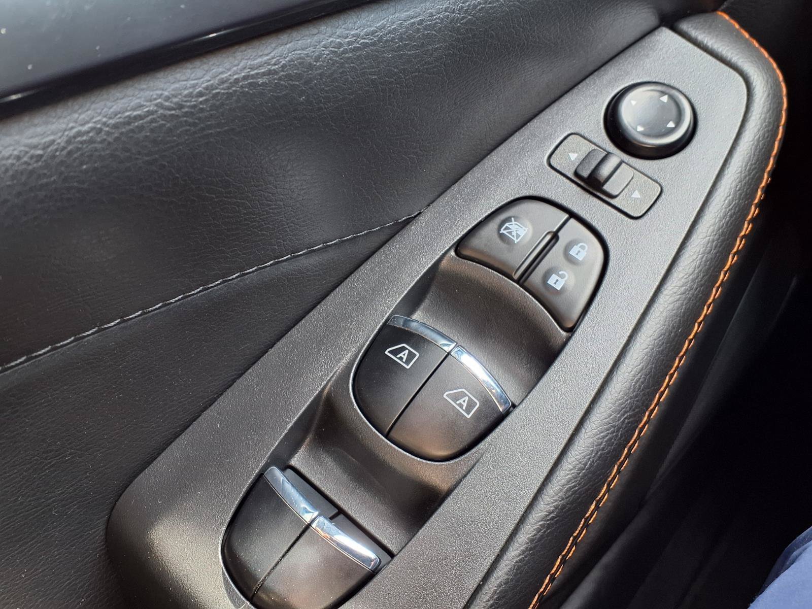 Used 2023 Nissan Maxima SR w/ Sport Mat Group FWD image 17