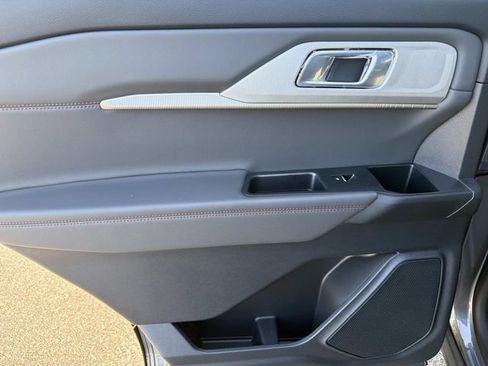 New 2026 Ford Explorer Active RWD image 25