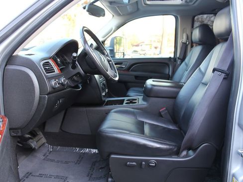 Used 2011 GMC Sierra 2500 SLT w/ SLT Convenience Package image 21