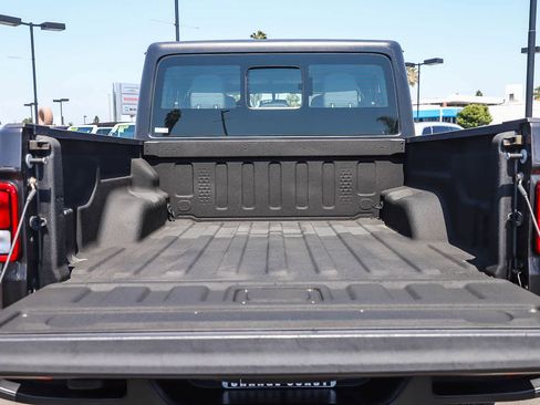 Used 2020 Jeep Gladiator Sport w/ Auxiliary Switch Group AWD/4WD image 25