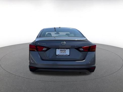 Used 2025 Nissan Altima 2.5 SV FWD image 9