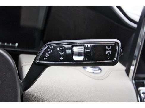 Used 2018 Lincoln Navigator Select w/ Technology Package RWD image 18
