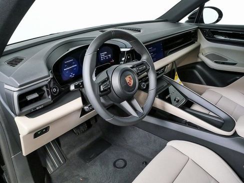New 2026 Porsche Macan Electric image 4