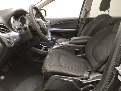 Used 2019 Dodge Journey SE image 17