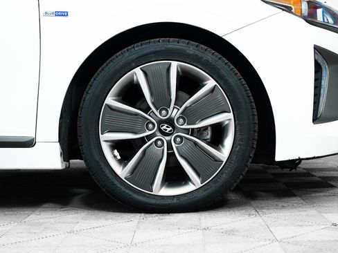 Used 2017 Hyundai Ioniq Limited image 9