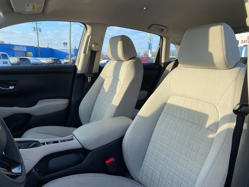 Used 2024 Honda HR-V LX image 10