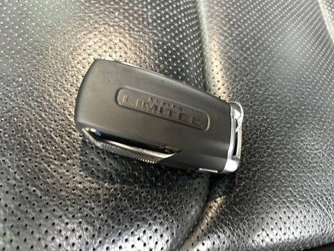 Used 2019 RAM 1500 Limited image 33