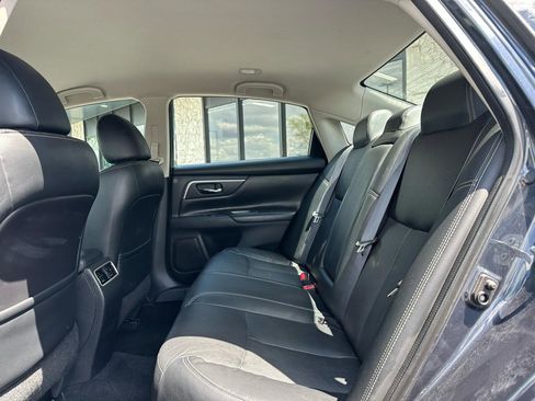 Used 2018 Nissan Altima 2.5 SL FWD image 14