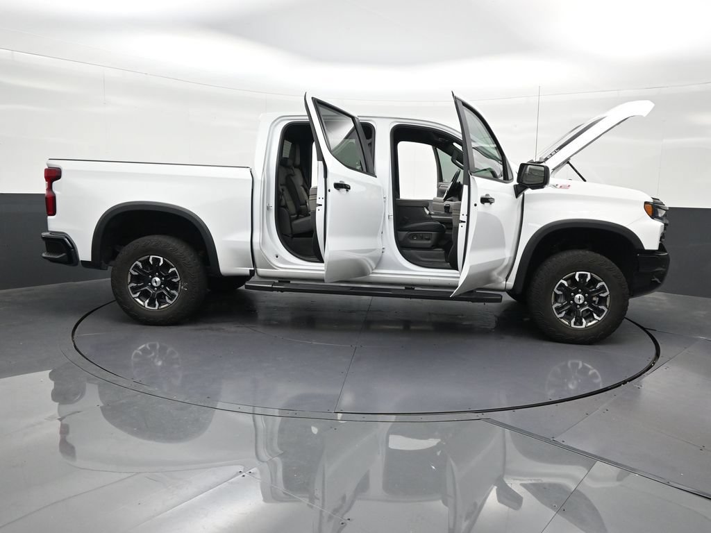 Used 2024 Chevrolet Silverado 1500 ZR2 w/ Technology Package AWD/4WD image 33