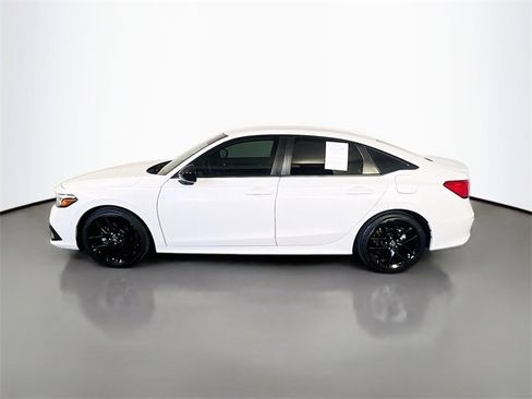 Used 2023 Honda Civic Sport image 4