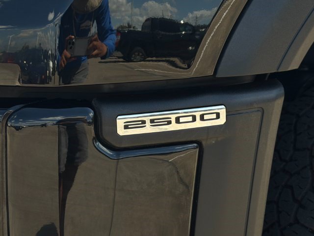 Used 2025 GMC Sierra 2500 Denali Ultimate AWD/4WD image 35