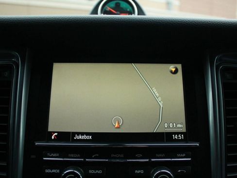 Used 2015 Porsche Macan S image 45