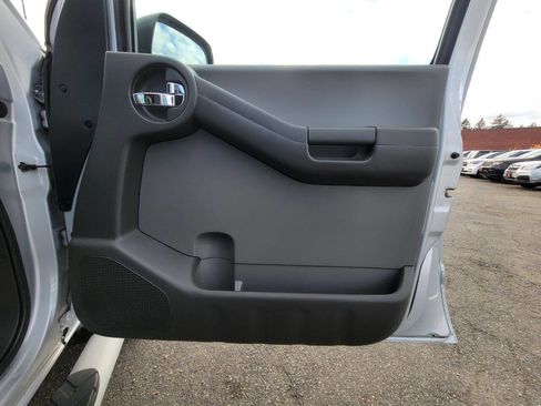 Used 2011 Nissan Xterra S w/ Protection Pkg image 18
