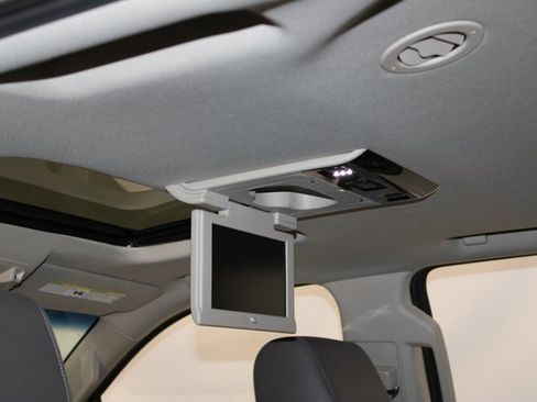 Used 2016 GMC Yukon Denali w/ Open Road Package image 13