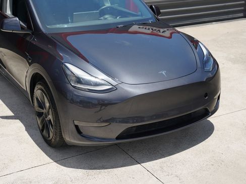 Used 2024 Tesla Model Y Long Range RWD image 6