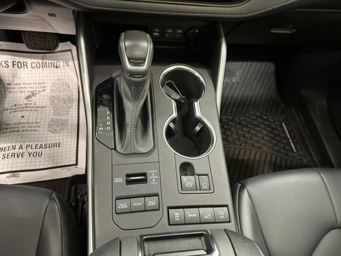 Used 2022 Toyota Highlander XLE image 24