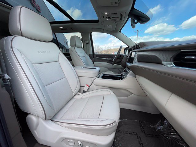 Used 2022 GMC Yukon XL Denali w/ Max Trailering Package AWD/4WD image 38