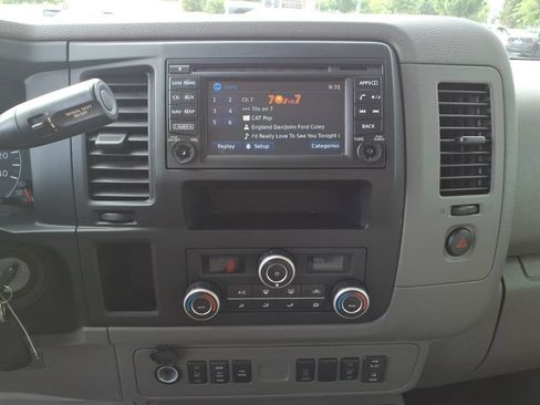 Used 2017 Nissan NV 3500 SL RWD image 23