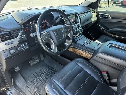 Used 2015 GMC Yukon Denali w/ Touring Package AWD/4WD image 23