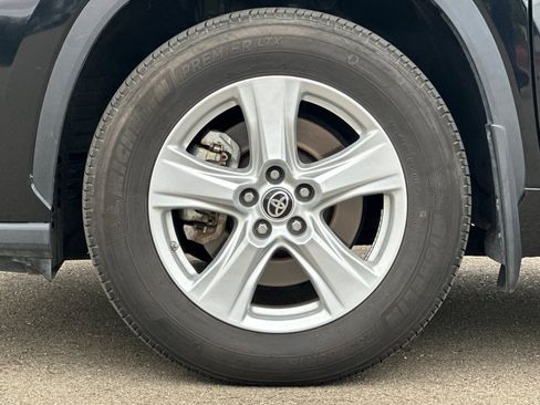 Certified 2024 Toyota Highlander LE image 47