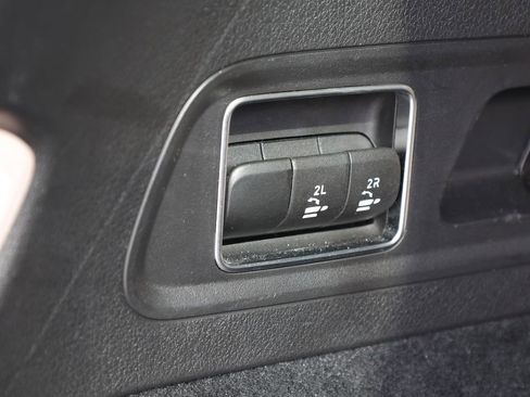 Used 2025 Mercedes-Benz GLS 450 4MATIC image 10