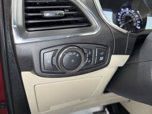 Used 2019 Ford Edge Titanium w/ Equipment Group 301A AWD/4WD image 16