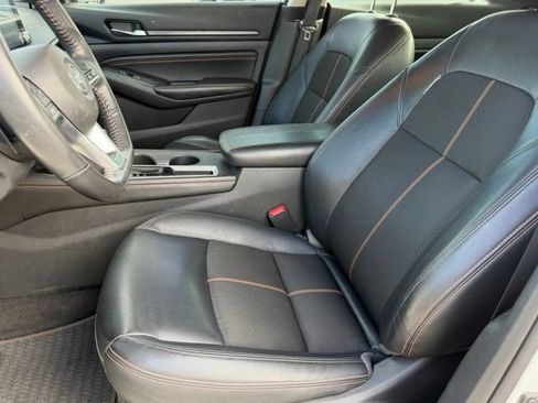 Used 2022 Nissan Altima 2.5 SR w/ Midnight Edition Package FWD image 11