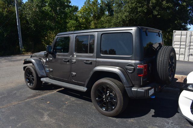 Used 2022 Jeep Wrangler Unlimited Sahara w/ Cold Weather Group AWD/4WD image 5