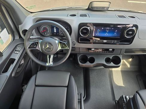 New 2026 Mercedes-Benz Sprinter 2500 image 25