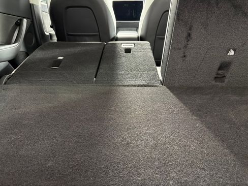 Used 2024 Tesla Model Y Performance image 14