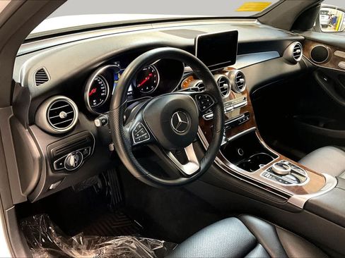 Used 2019 Mercedes-Benz GLC 300 4MATIC image 17