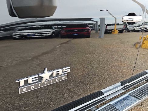 Used 2020 Chevrolet Silverado 2500 LTZ w/ LTZ Texas Edition AWD/4WD image 11