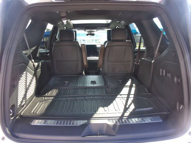 Used 2026 GMC Yukon Denali Ultimate AWD/4WD image 34