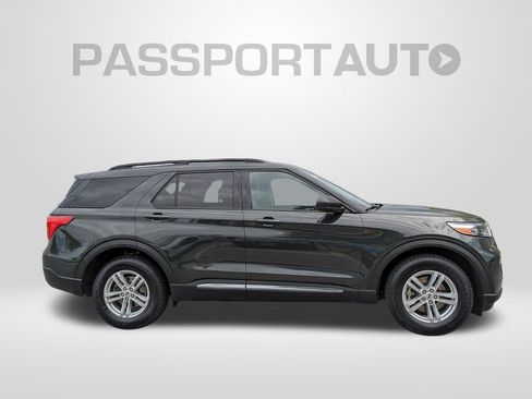 Used 2021 Ford Explorer XLT w/ Equipment Group 202A AWD/4WD image 11