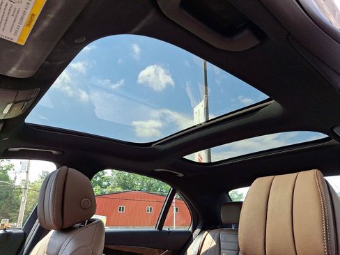 Used 2023 Mercedes-Benz E 350 4MATIC Sedan image 16