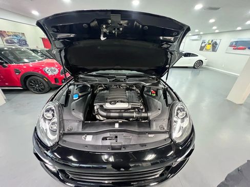 Used 2016 Porsche Cayenne image 37
