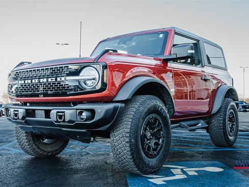 Certified 2023 Ford Bronco Wildtrak image 3