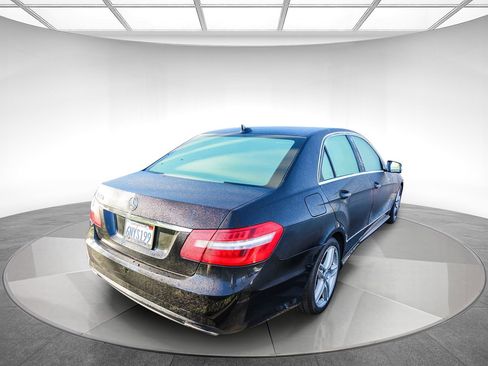Used 2011 Mercedes-Benz E 350 Sedan image 3