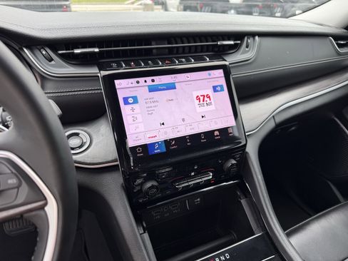 Used 2023 Jeep Grand Cherokee L Limited w/ Trailer Tow Group (B) image 20